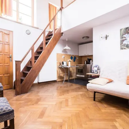 Rynek Starego Miasta Apartman *